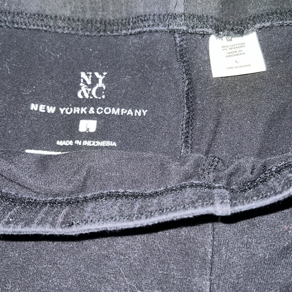 🖤New York & Co black cropped leggings. Size L🖤 - Picture 7 of 7